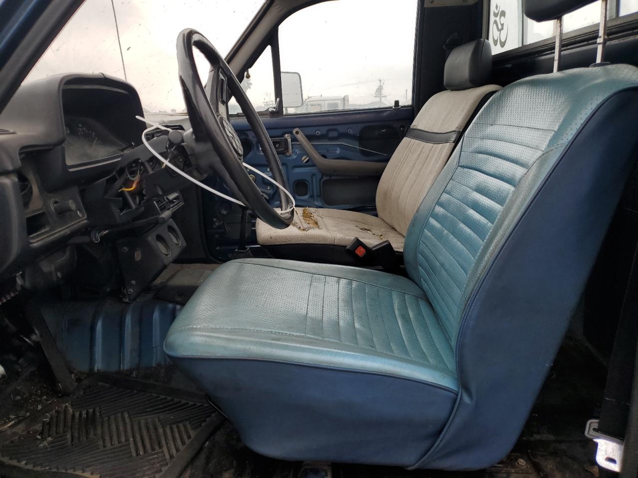 JT4RN44S9C0085985 1982 Toyota Pickup 1/2 Ton Rn44