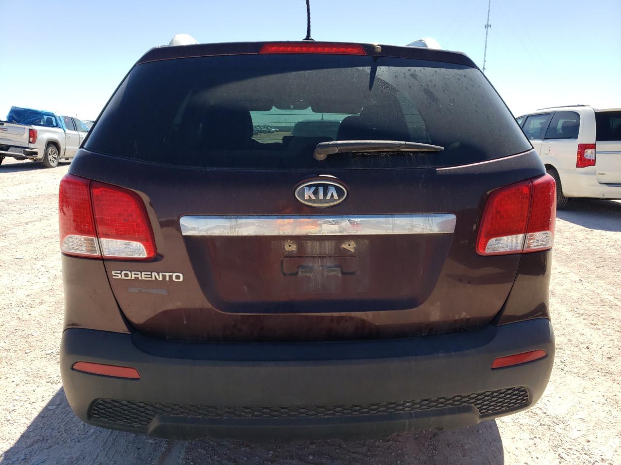 5XYKT4A24CG265185 2012 Kia Sorento Base