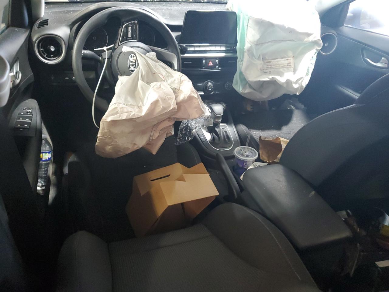 3KPF24AD4ME300070 2021 Kia Forte Fe