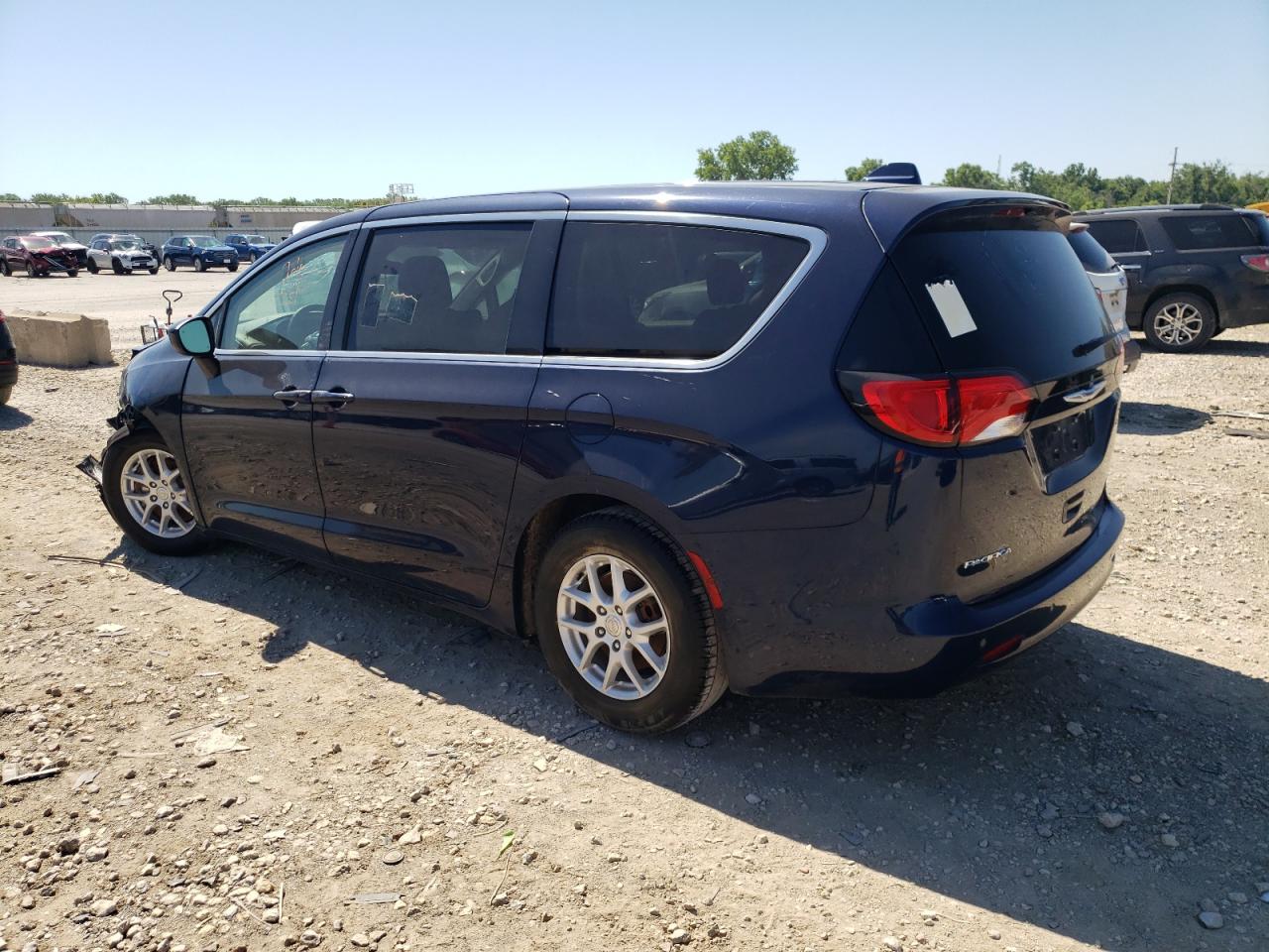 2C4RC1DG8JR252260 2018 Chrysler Pacifica Touring