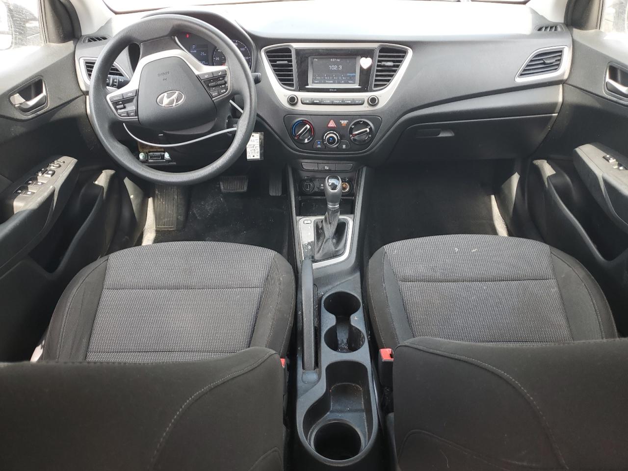 3KPC24A38KE075174 2019 Hyundai Accent Se