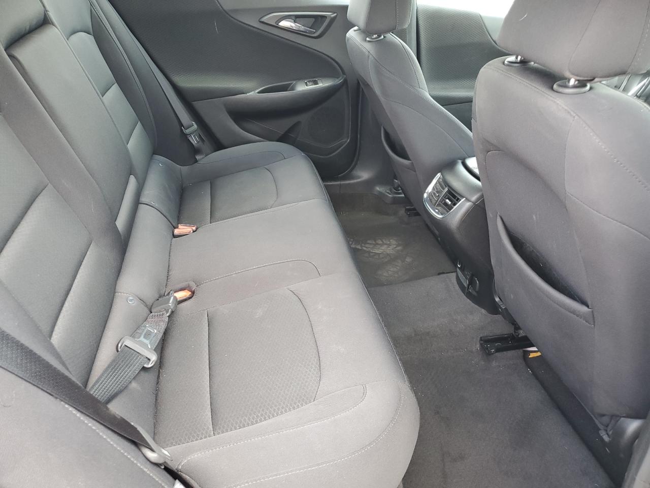 1G1ZD5STXJF100808 2018 Chevrolet Malibu Lt