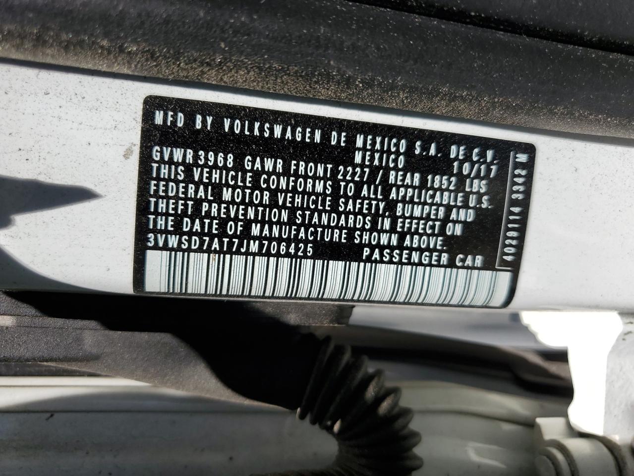 3VWSD7AT7JM706425 2018 Volkswagen Beetle Dune