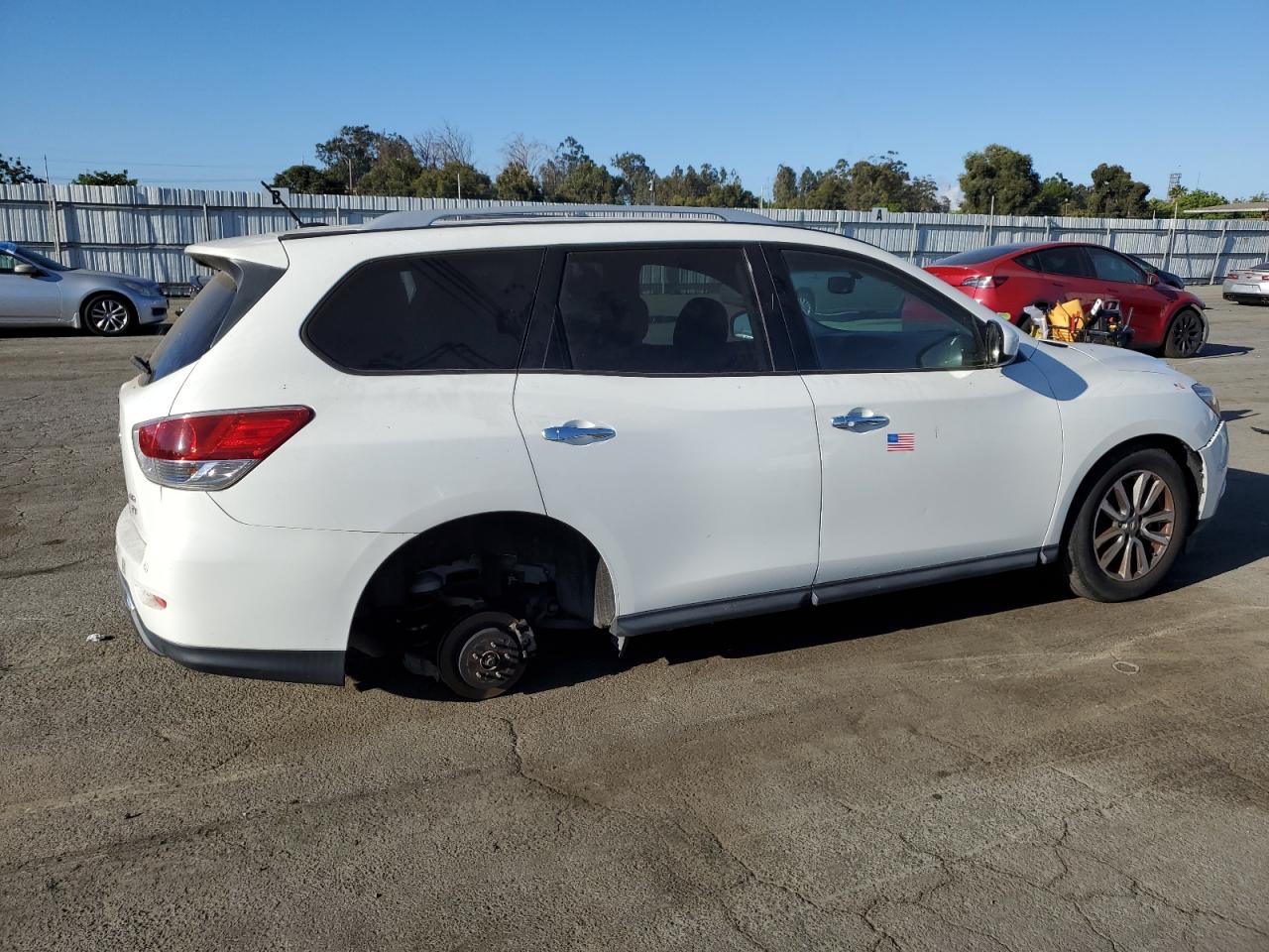 2015 Nissan Pathfinder S vin: 5N1AR2MM7FC647839