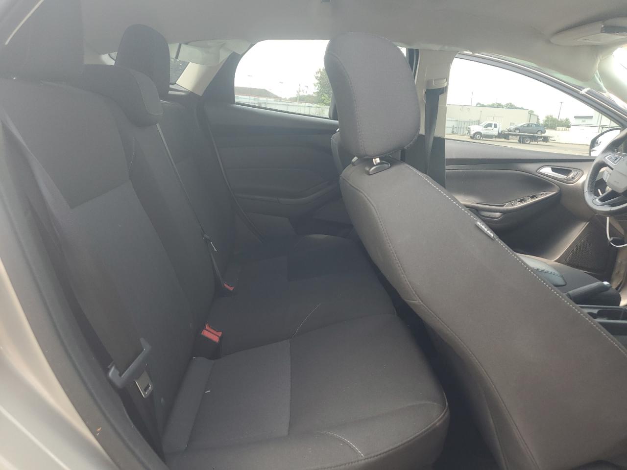 1FADP3K25FL320246 2015 Ford Focus Se