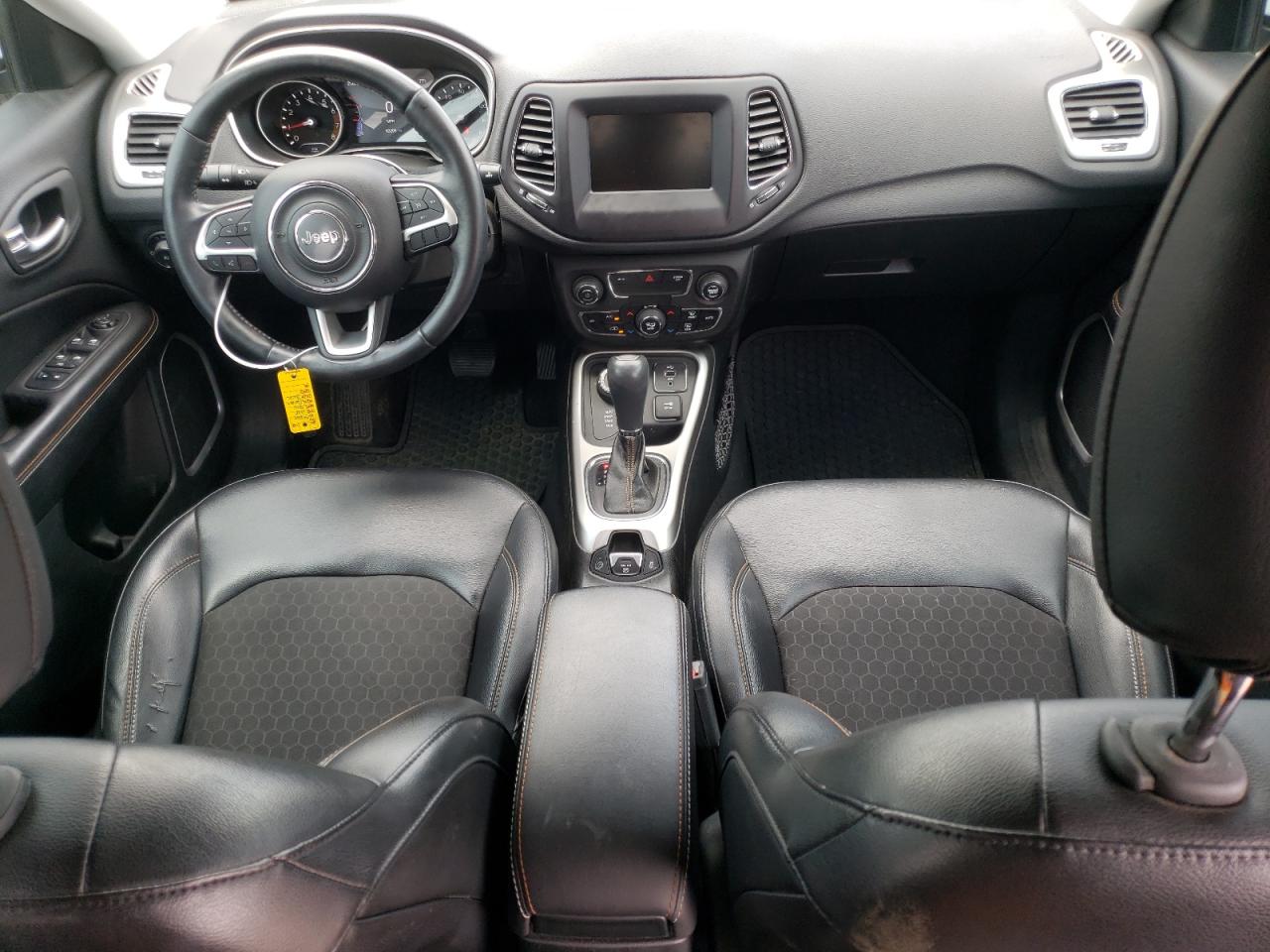 3C4NJDBB5JT176717 2018 Jeep Compass Latitude