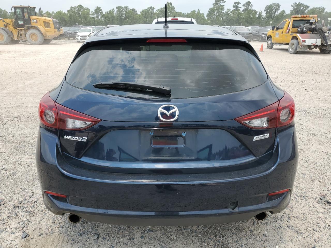 3MZBN1L39JM191998 2018 Mazda 3 Touring