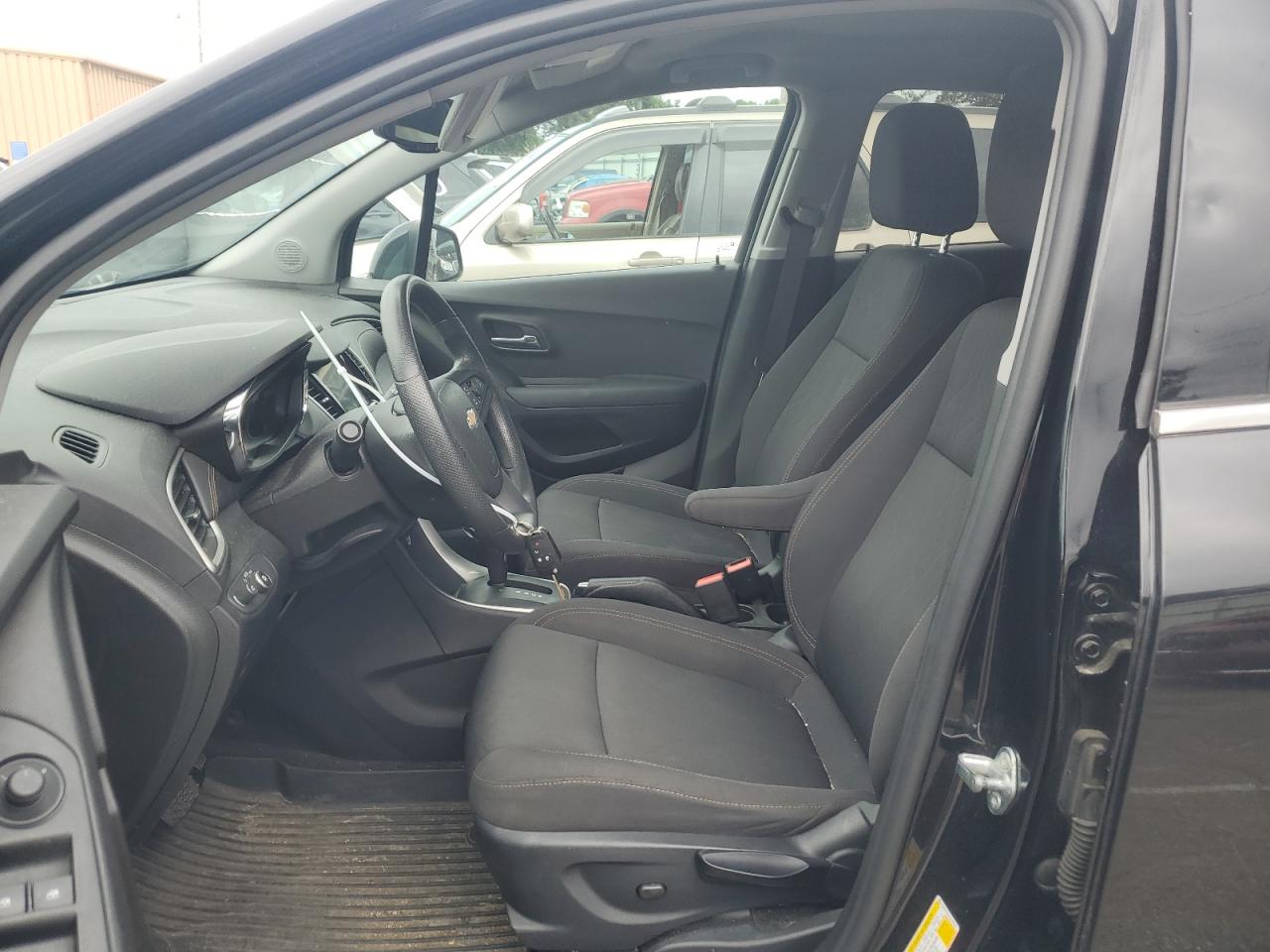 3GNCJLSB5JL357647 2018 Chevrolet Trax 1Lt
