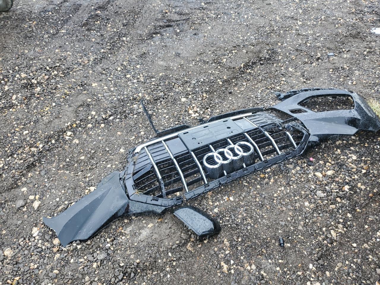 WA1AECF34L1026344 2020 Audi Q3 Premium