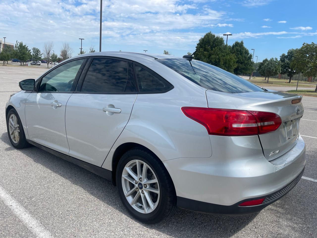 2017 Ford Focus Se vin: 1FADP3FE0HL264174