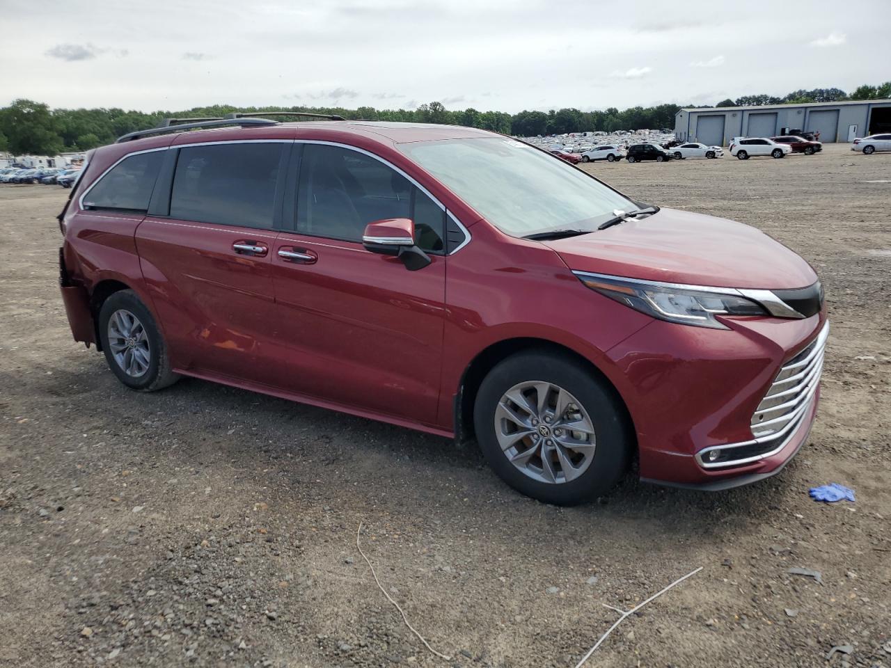 5TDYRKEC3NS121780 2022 Toyota Sienna Xle