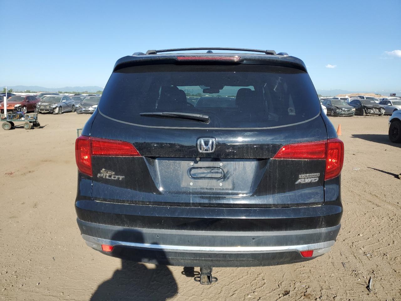 5FNYF6H98HB057115 2017 Honda Pilot Touring