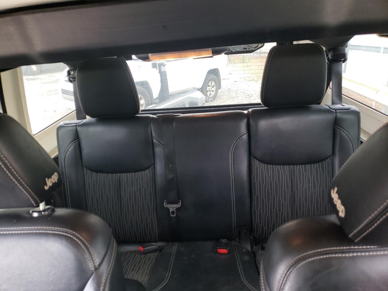 1C4BJWDG5EL241445 2014 Jeep Wrangler Unlimited Sport