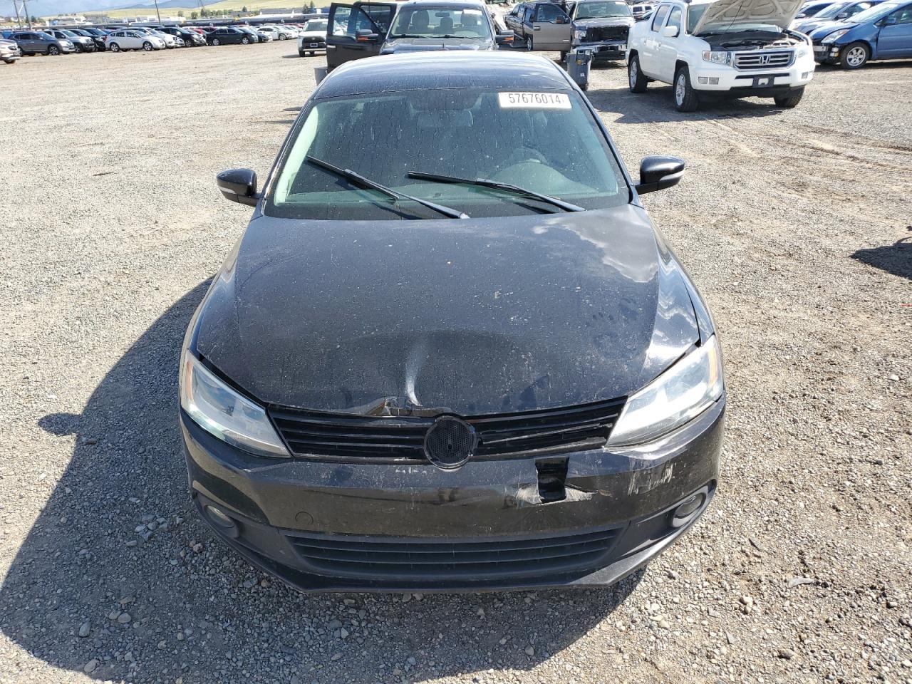 3VWBX7AJ6BM327584 2011 Volkswagen Jetta Se