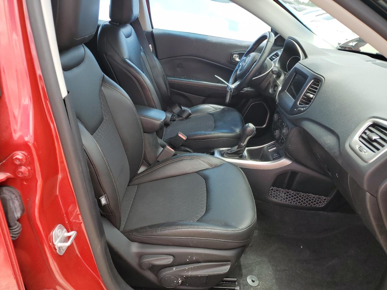 3C4NJCBB0JT272572 2018 Jeep Compass Latitude