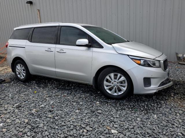 VIN KNDMB5C1XH6282315 2017 KIA Sedona, LX no.4