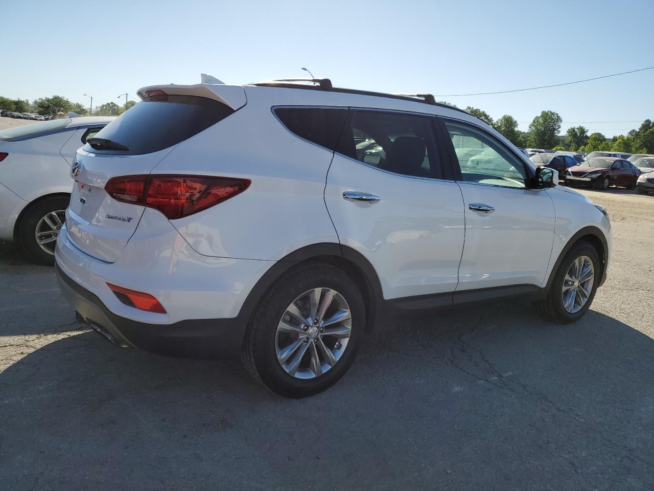 2017 Hyundai Santa Fe Sport vin: 5XYZU4LA2HG471354