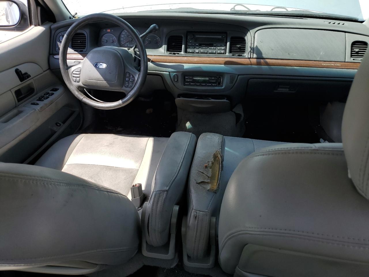 2FAFP74W53X211896 2003 Ford Crown Victoria Lx