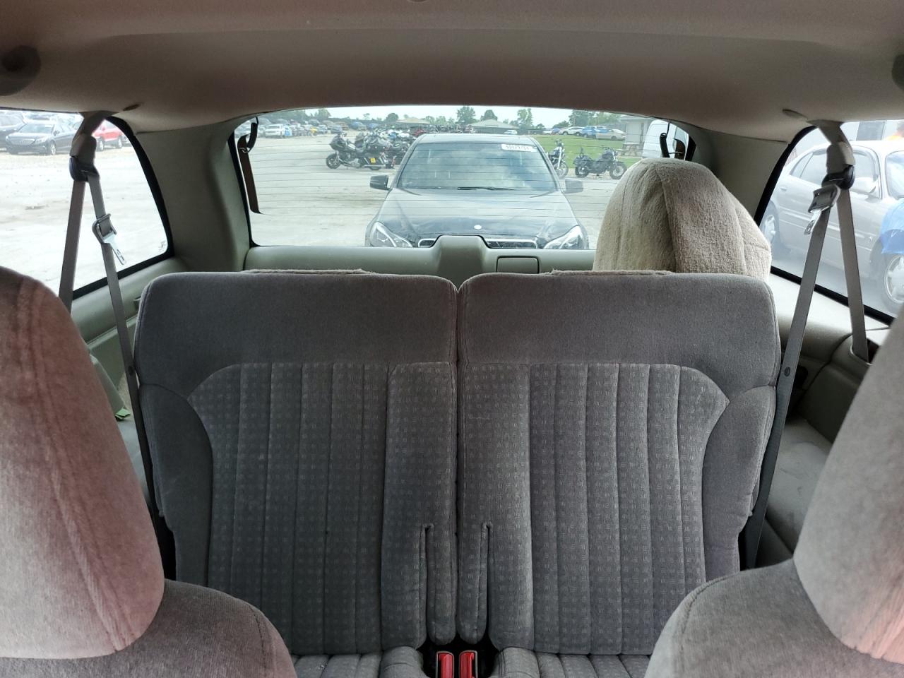 1GNCT18W9YK102147 2000 Chevrolet Blazer