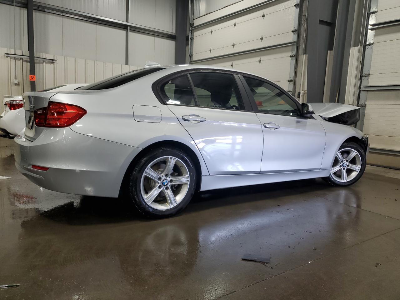 2013 BMW 328 Xi vin: WBA3B3G58DNR80349