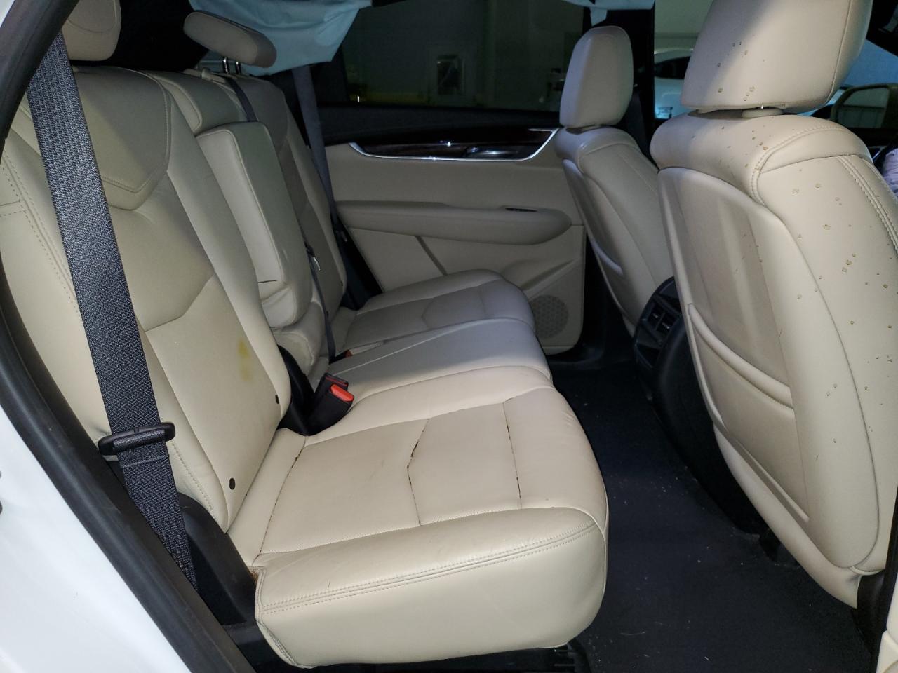 1GYKNDRS8HZ177841 2017 Cadillac Xt5 Luxury