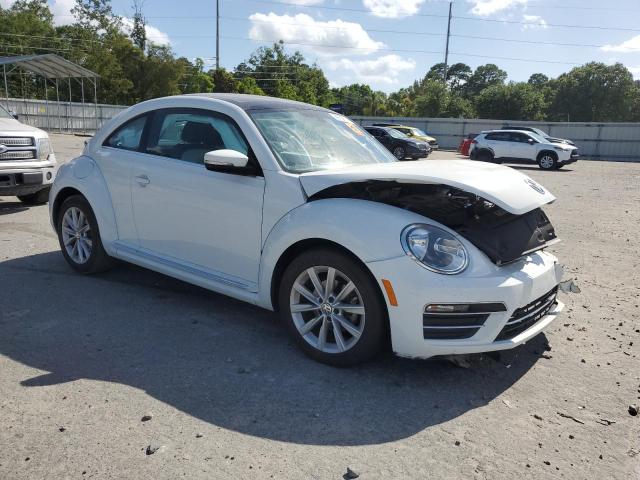 2018 VOLKSWAGEN BEETLE SE 3VWJD7AT1JM708988