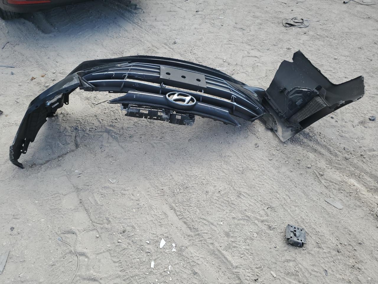 KMHD74LF6KU790402 2019 Hyundai Elantra Se