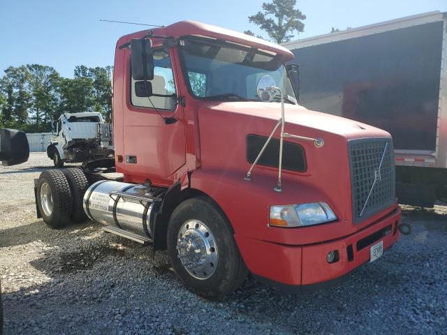 2005 VOLVO VN VNM #2928661725