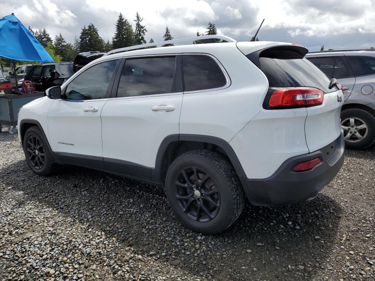 2014 Jeep Cherokee Latitude vin: 1C4PJLCSXEW117048