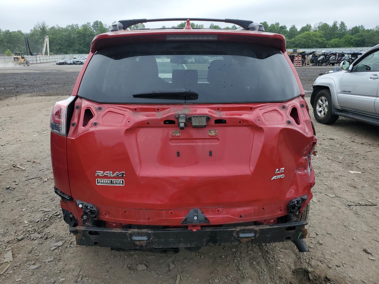 JTMBFREV3HJ111597 2017 Toyota Rav4 Le