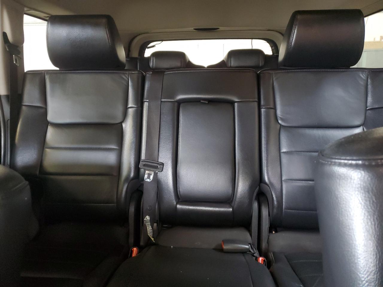 1J4RG4GK8AC152989 2010 Jeep Commander Sport