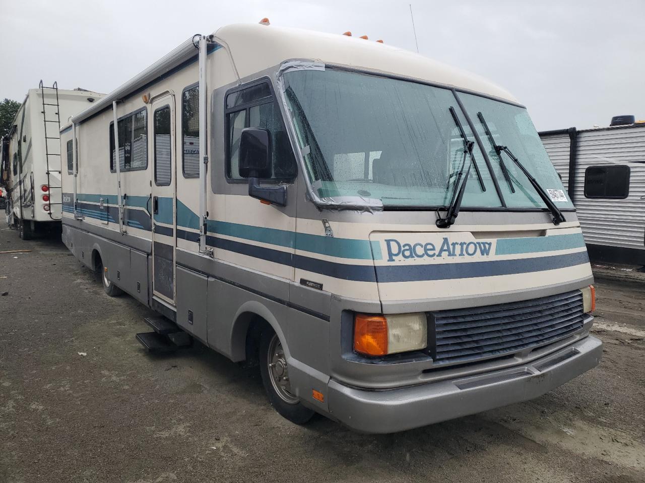 Lot #2955371471 1992 FLEETWOOD PACE ARROW