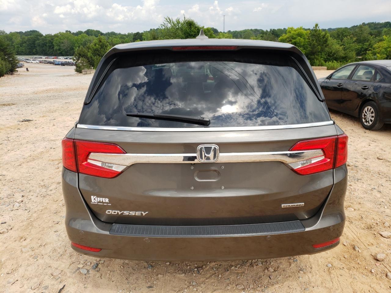 VIN: 5FNRL6H83JB036246 2018 HONDA ODYSSEY