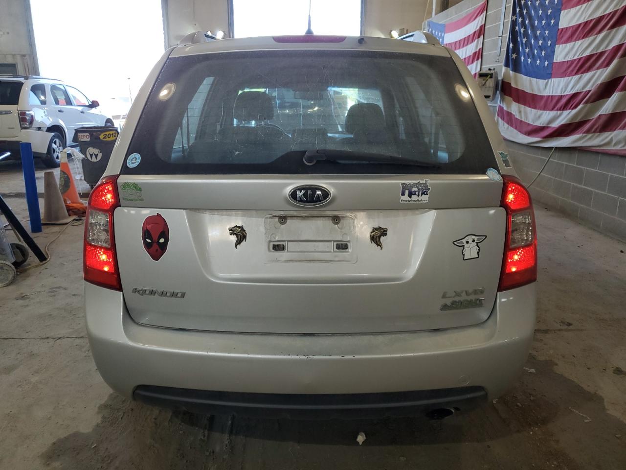 KNAFG526177067063 2007 Kia Rondo Lx