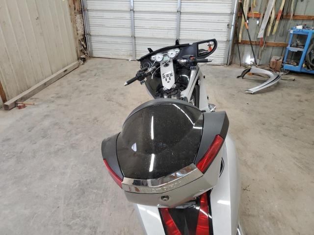 2011 VICTORY MOTORCYCLES VISION TOU 5VPSW36N1B3003245