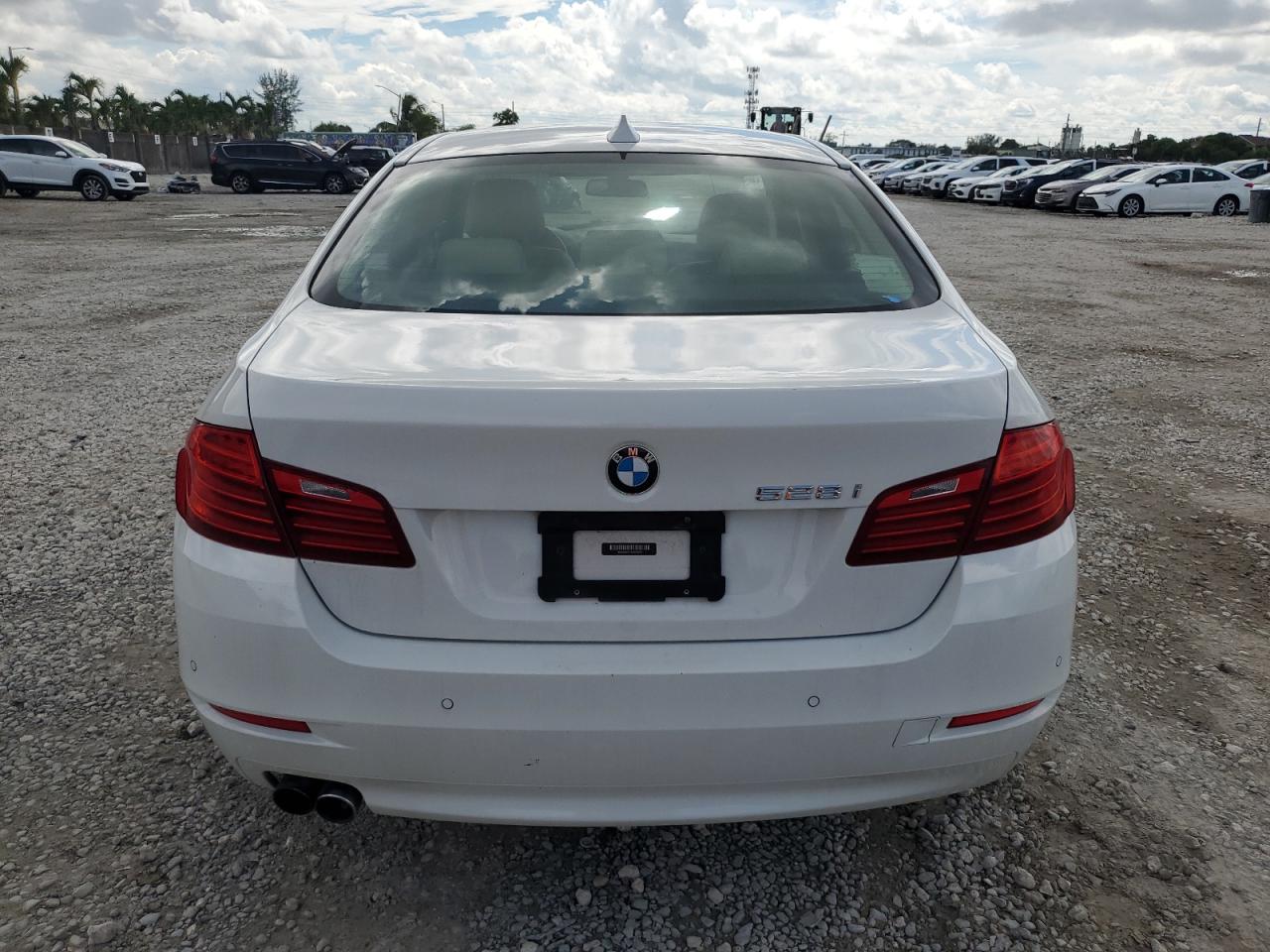 2016 BMW 528 I vin: WBA5A5C57GD525953