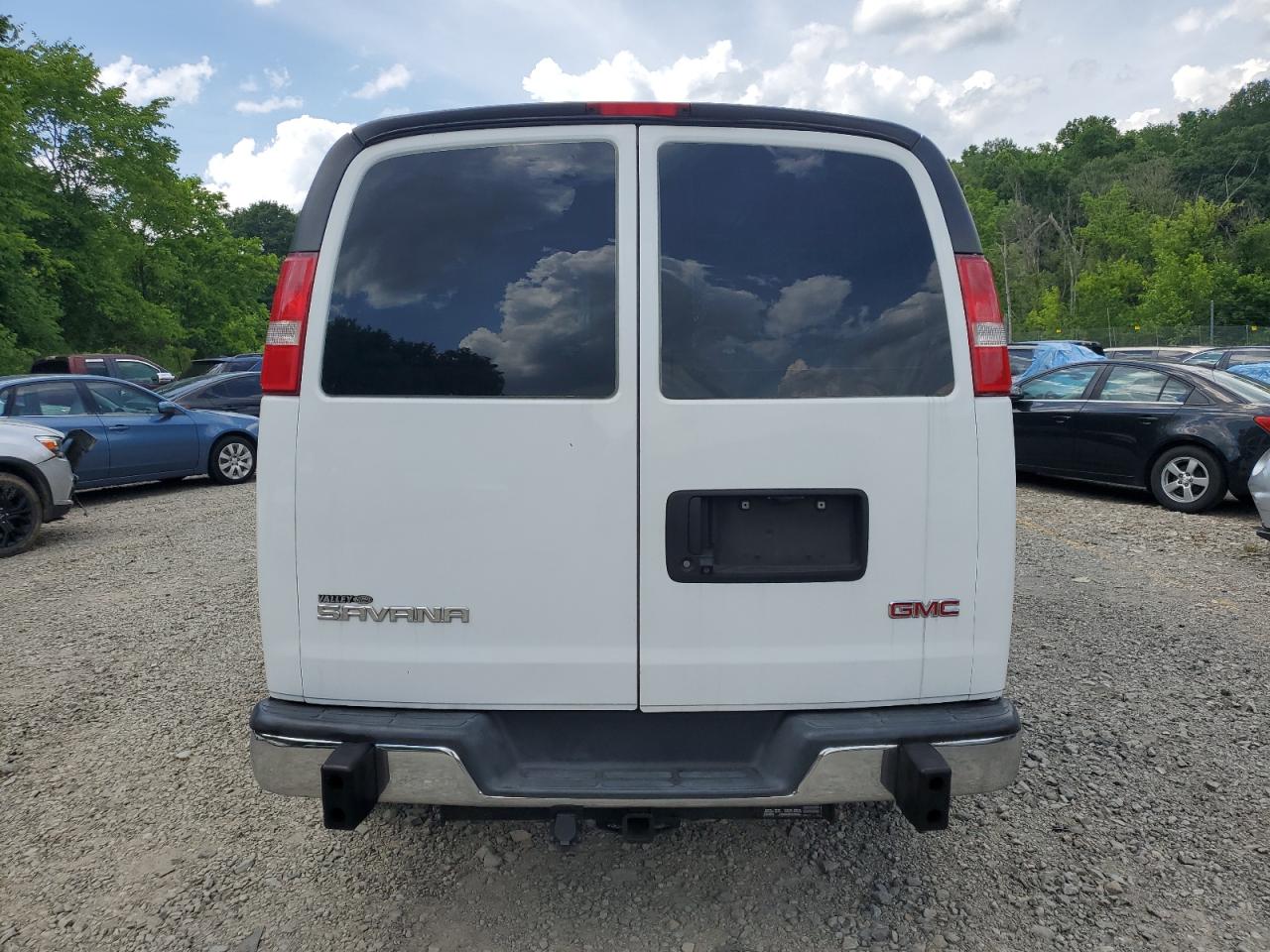 1GTW7AFG8J1905761 2018 GMC Savana G2500