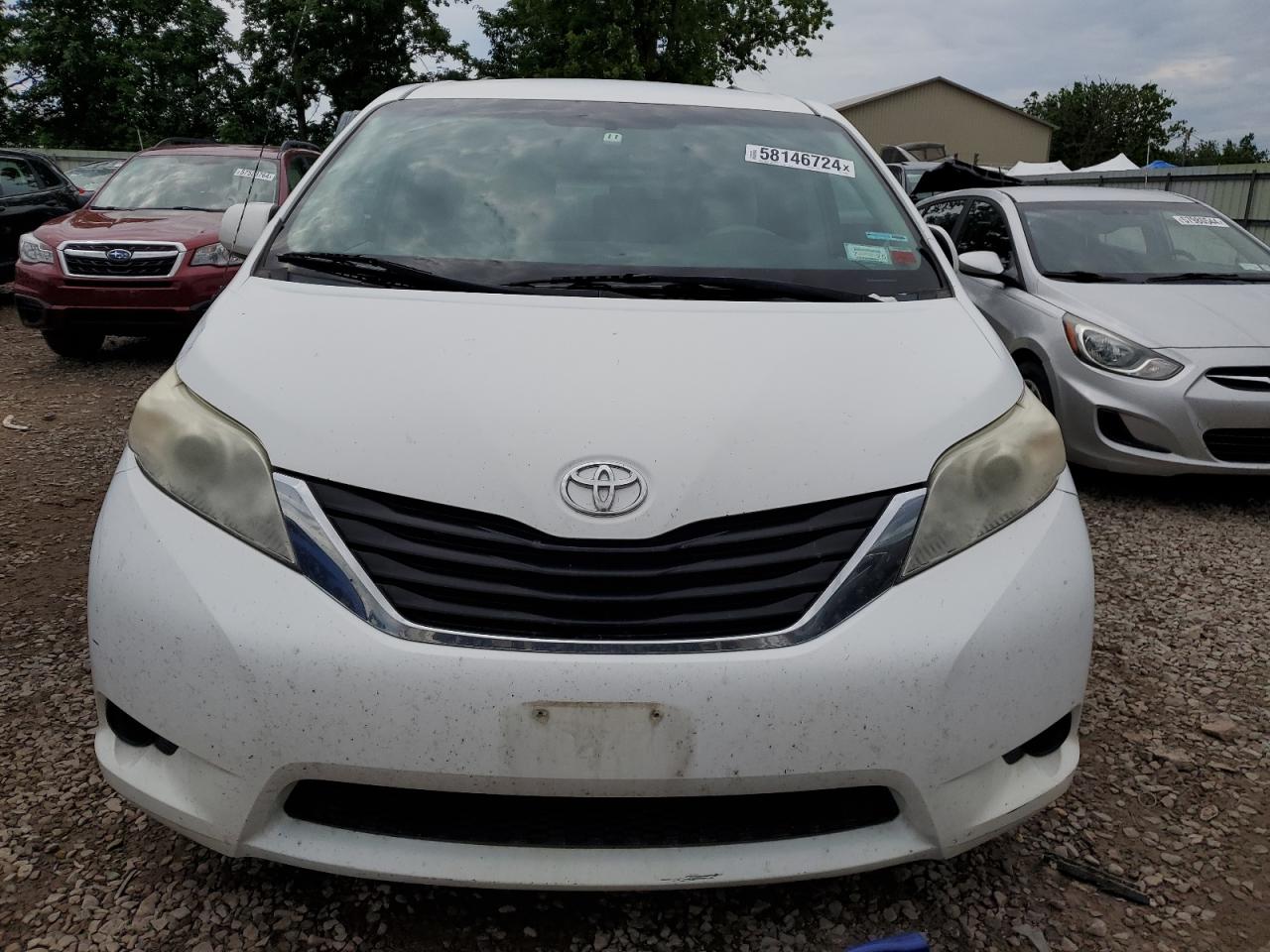 5TDKK3DCXBS116332 2011 Toyota Sienna Le