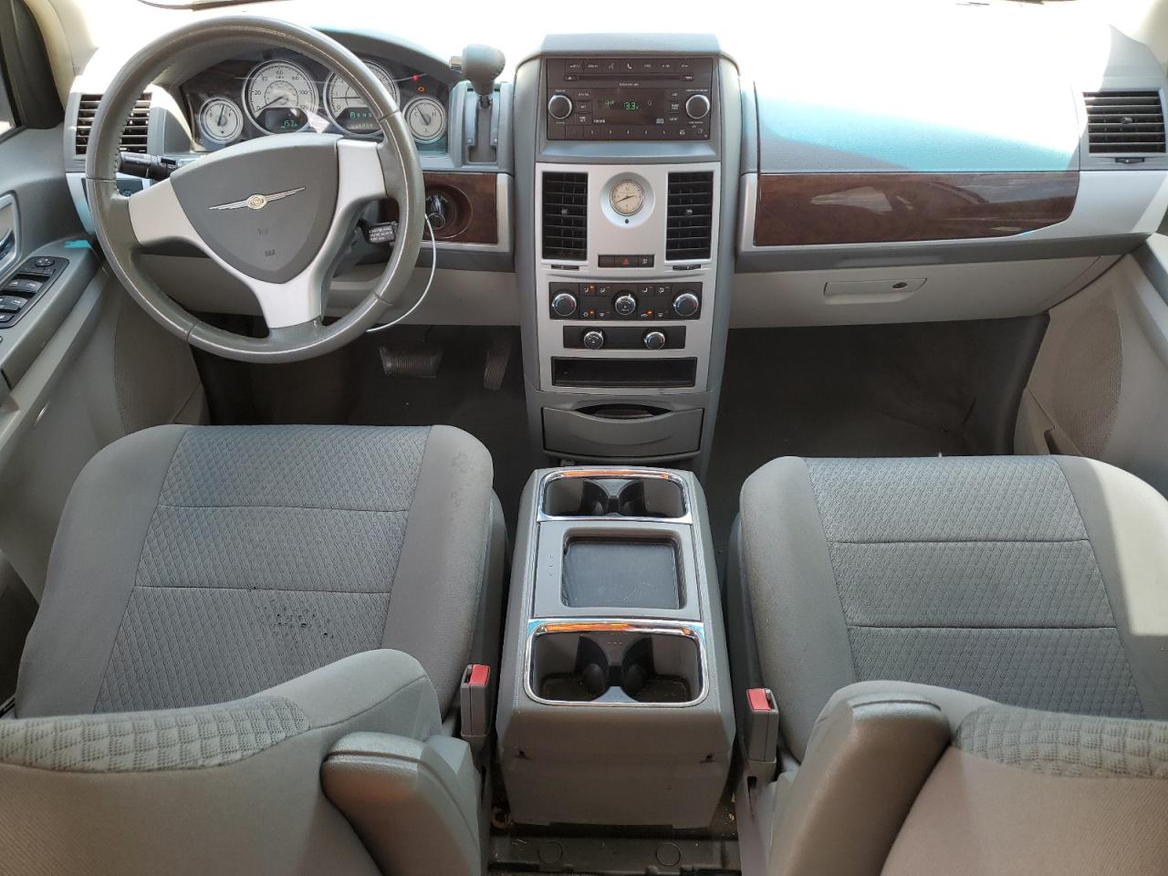 2A4RR5D12AR413973 2010 Chrysler Town & Country Touring