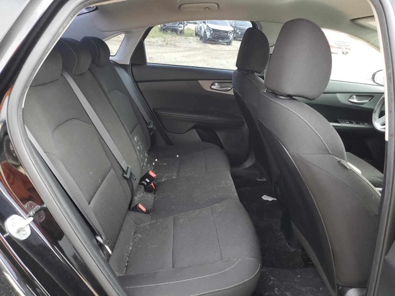 3KPF24AD2KE027627 2019 Kia Forte Fe