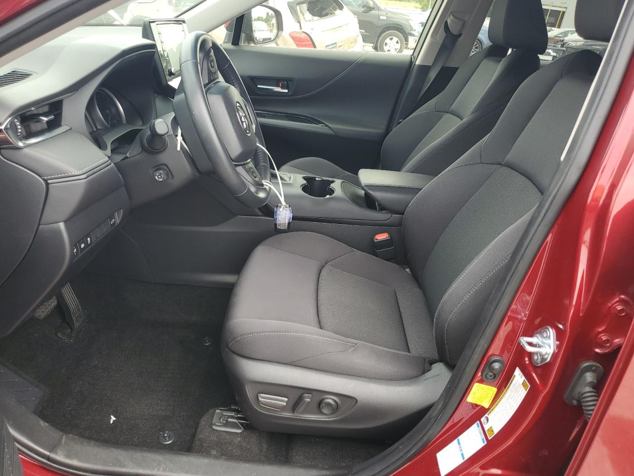 JTEAAAAH3NJ090737 2022 Toyota Venza Le