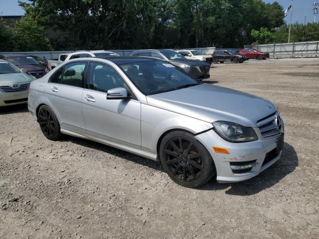 VIN WDDGF8AB1DR250639 2013 Mercedes-Benz C-Class, 3... no.4