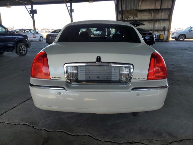 2003 Lincoln Town Car Signature VIN: 1LNHM82W53Y687985 Lot: 59542114