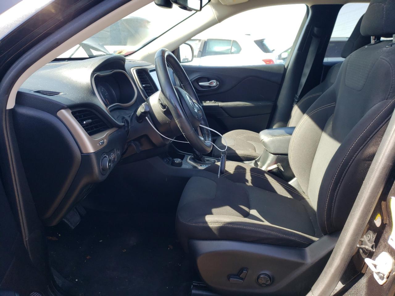 1C4PJMCB1GW162937 2016 Jeep Cherokee Latitude