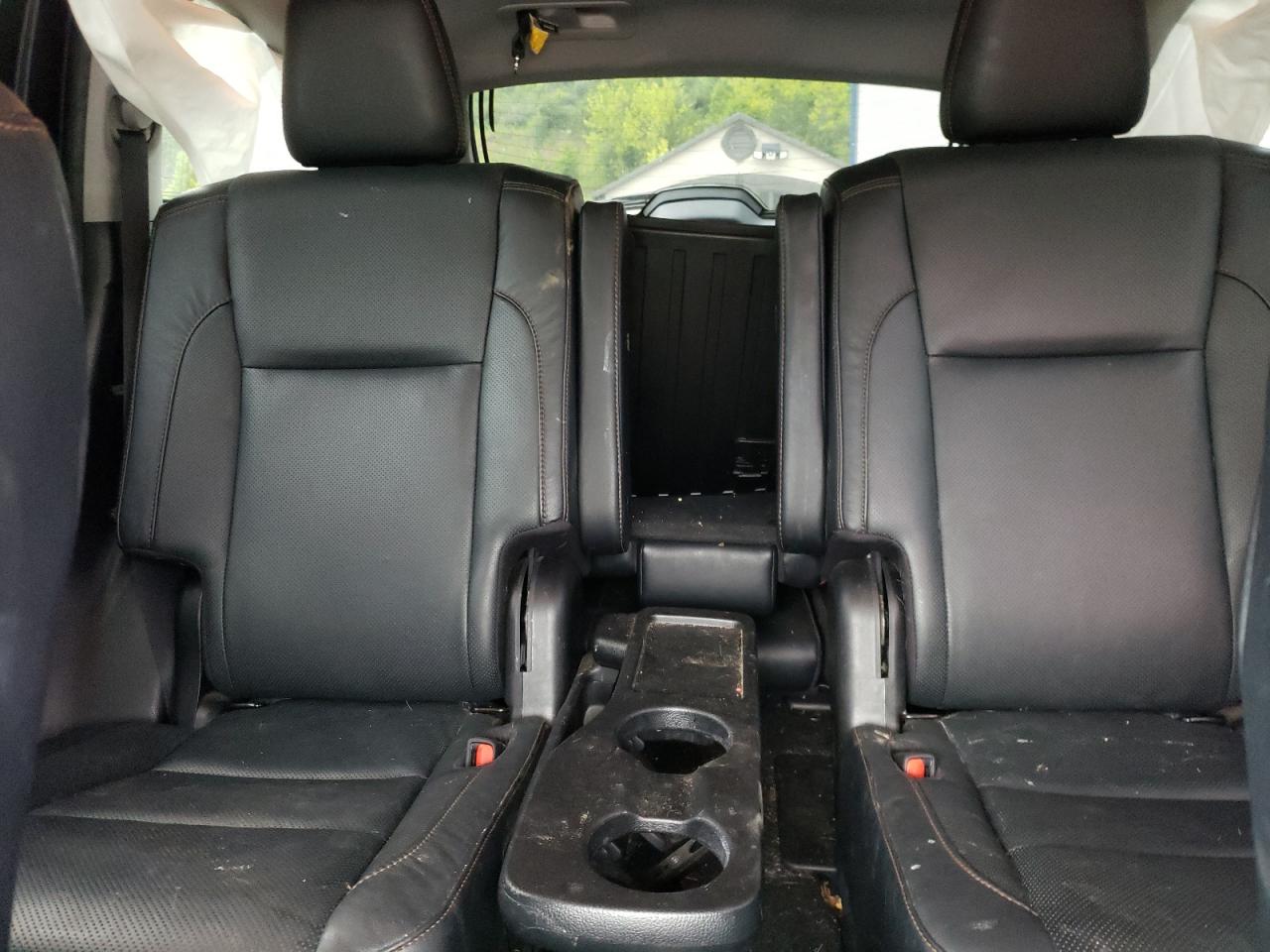 5TDDZRFH8KS740419 2019 Toyota Highlander Limited