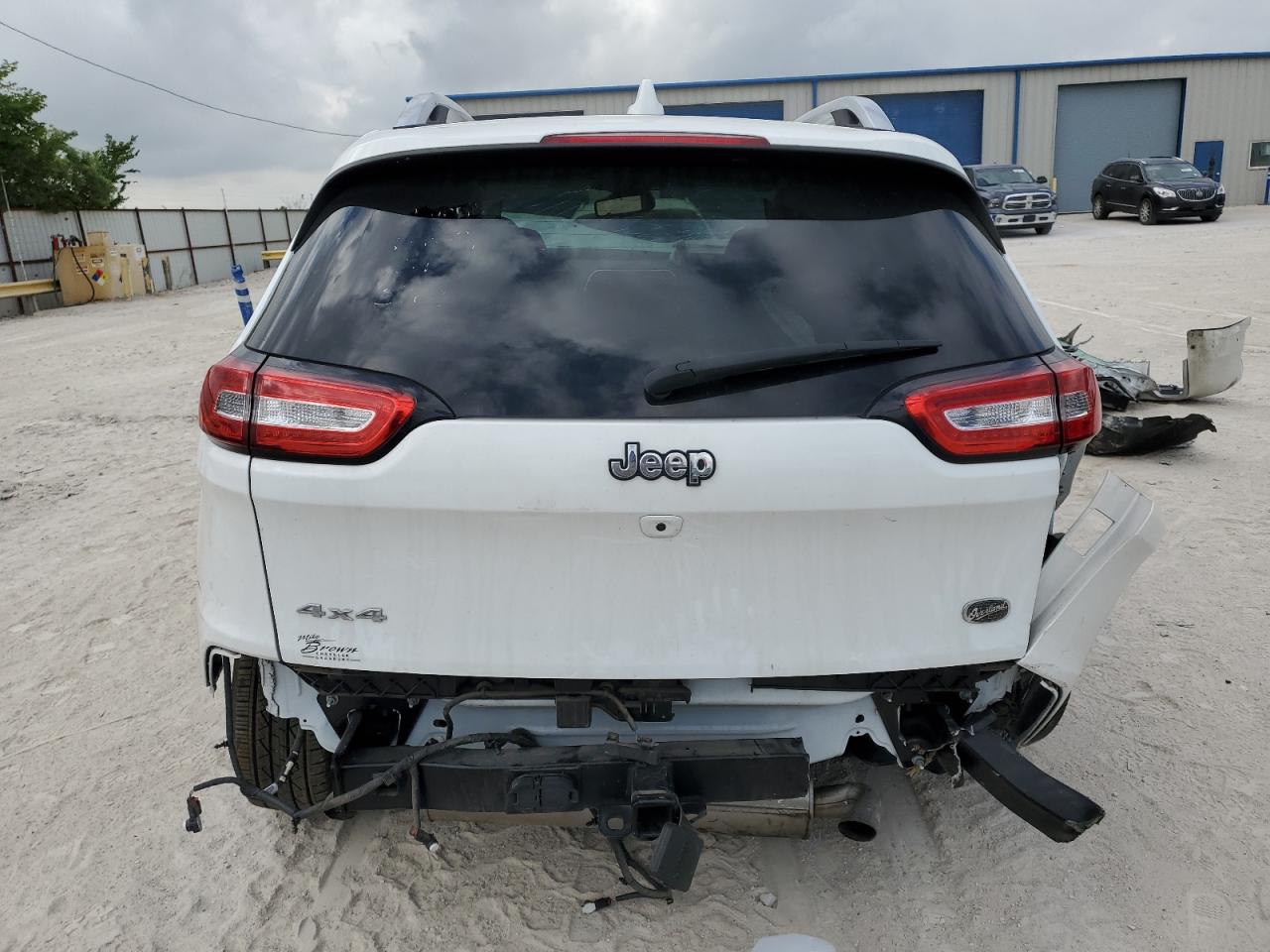 1C4PJMJS5HW614747 2017 Jeep Cherokee Overland