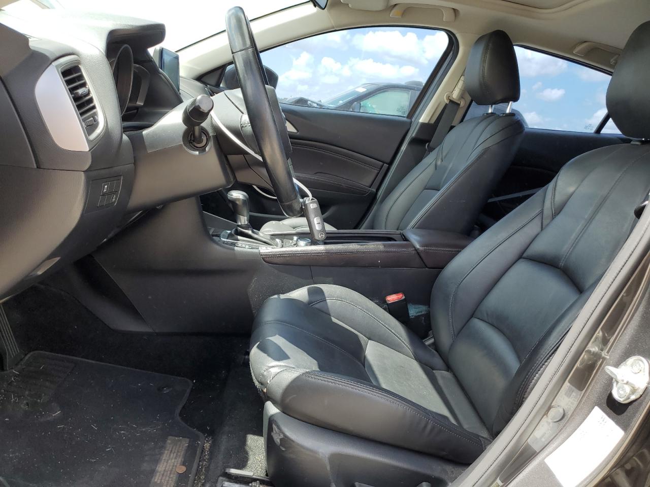 3MZBN1L3XJM266174 2018 Mazda 3 Touring