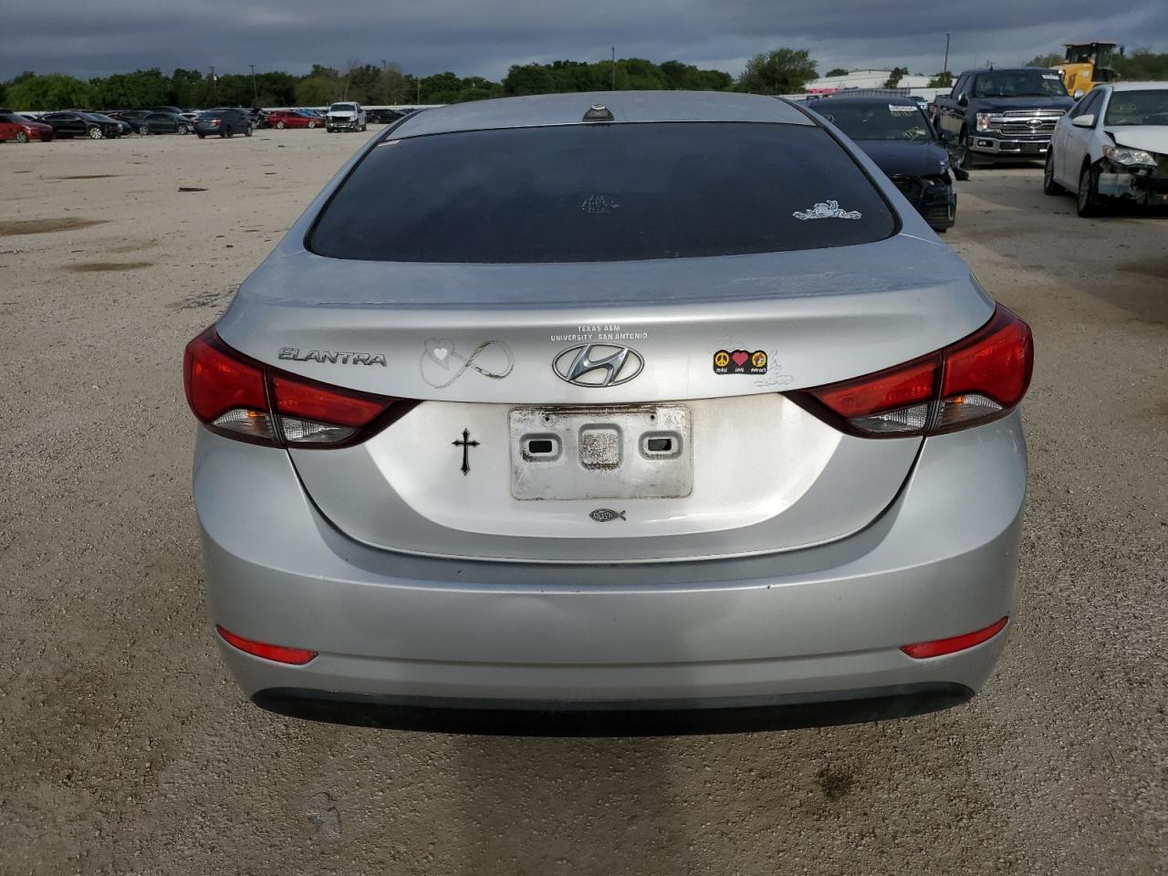 2016 Hyundai Elantra Se vin: 5NPDH4AE9GH665360