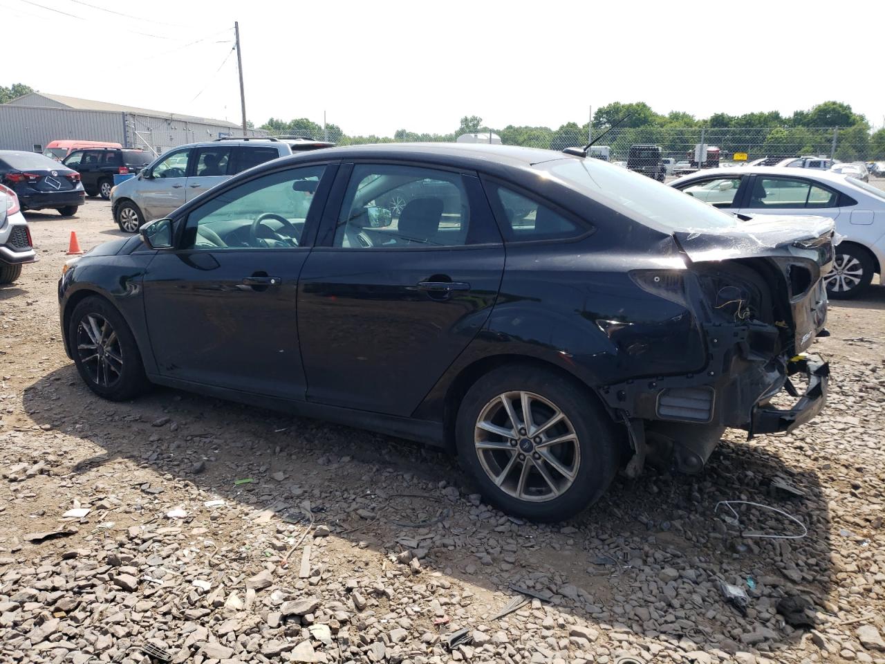 2017 Ford Focus Se vin: 1FADP3F24HL227294