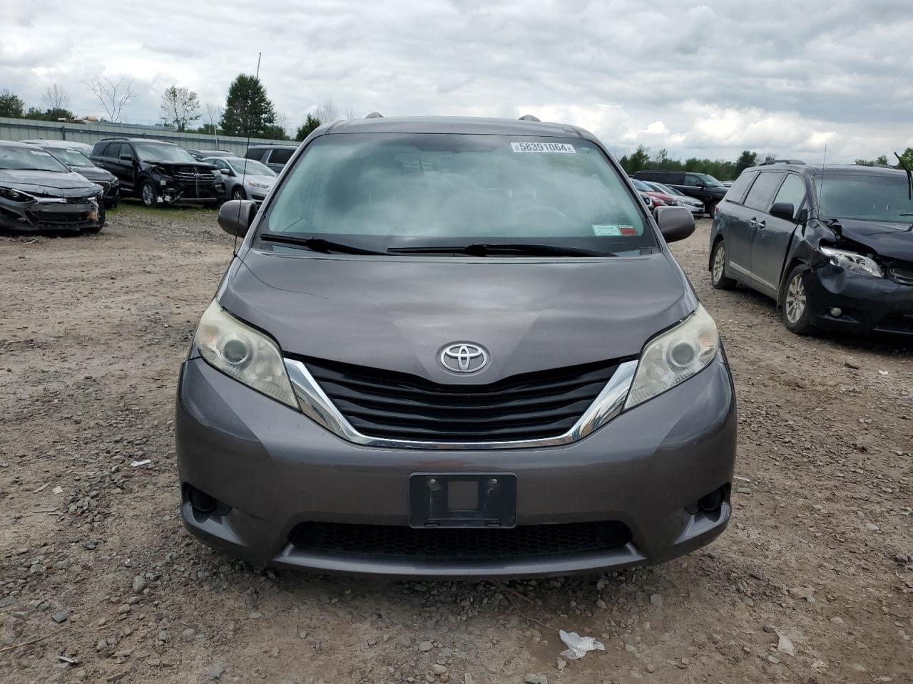 5TDKK3DC3DS326886 2013 Toyota Sienna Le